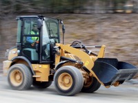 高速走行仕様 ミニホイールローダーが登場!! Cat『903』に追加設定 画像