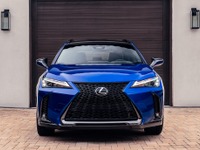 レクサス『UX 300h』、米2026年モデルは「F SPORT」拡充…「デザイン」と「ハンドリング」の2仕様 画像
