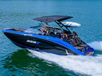 ヤマハ、ウェイクスポーツに特化した「255XD」などスポーツボート3機種の2026年モデルを発表 画像