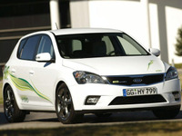 【フランクフルトモーターショー09】キアの欧州大ベストセラー、シードにHVコンセプト 画像