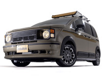 これがホンダ『フリード』!? ニューレトロに変身、ダムド話題の新作ボディキットがついに販売開始 画像