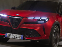 【アルファロメオ ジュニア 新型試乗】音でも魅了する官能派も、HV化でおりこうさんに？…岩貞るみこ 画像