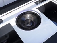 導入の難度がもっとも高い「単体サブウーファー」が人気なのは、なぜ？［イン・カー・リスニング学…低音強化編］ 画像