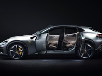 フェラーリ『プロサングエ』257台をリコール…走行中後席ドアが開くおそれ 画像