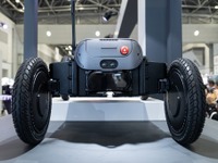 ヒョンデ、量産型モビリティロボット「MobED」を初公開…2025国際ロボット展 画像