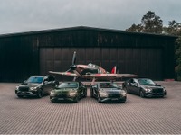 ベントレー、英空軍所属のチェコ飛行士を称える4台の「スコードロン・コレクション」発表…機体の塗装を再現 画像