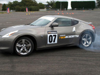 日産、スポーツカー顧客対象にレーサー募集 画像