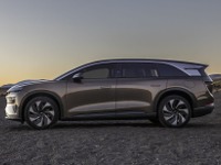 テスラと競合「ルシッド」、560馬力の高性能電動SUV『グラビティ ツーリング』発表…航続542km 画像