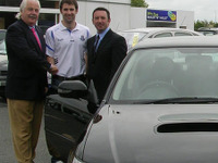 スバル ボクサーディーゼル、フットボールのスター選手に納車 画像