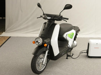 【東京モーターショー09】ホンダの二輪EV、EVE-neo は近未来 画像