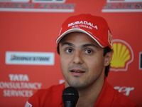 マッサ、事故後初めてカートを運転 画像