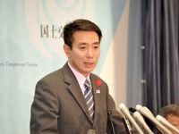 インフルエンザ予防接種、公共交通にも配慮を…前原国交相 画像