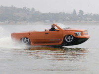 世界最速の水陸両用車…コルベット のエンジンで登場 画像