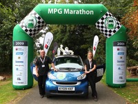 英国恒例のエコラン大会、スマート が優勝…34.27km/リットル 画像