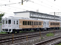 パナソニック電工、JR九州の観光列車にLED89台を納入 画像