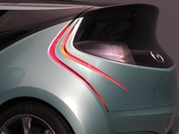 【東京モーターショー09】マツダ 清、“水”がデザインテーマ 画像