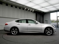 【東京モーターショー09】日産 フーガ 新型、プロポーションを変更した 画像