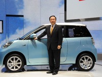 【東京モーターショー09】箕浦ダイハツ社長「軽自動車にHVは搭載すべきでない」 画像