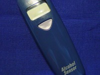 【0.15ミリグラムで30万円】今、アルコールチェッカーが飛ぶように売れている!? 画像