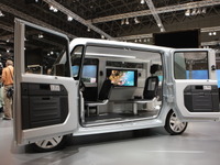 【東京モーターショー09】一般公開2日間の入場者12万6400人…前回比4割減 画像