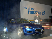 【LAショー2003速報】マツダ『RX-8 Xメン・カー』…映画『X2』に登場 画像