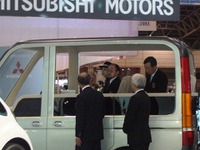 【東京モーターショー09】寛仁親王殿下ご高覧、EVの「価格と距離」にご関心 画像