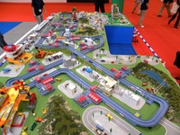 【東京モーターショー09】タカラトミー、自社製品だけで幕張と鈴鹿を再現 画像