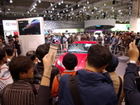 【東京モーターショー09】クレームがついた！ トヨタとホンダの展示だが… 画像