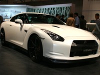 【東京モーターショー09】日産 GT-R 2010年モデルはUSB端子つき 画像