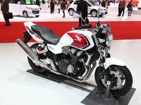 【東京モーターショー09】ホンダ、シリーズ最高峰 CB1300 を3仕様出品 画像