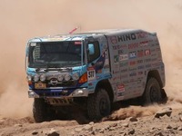 日野、ダカールラリーに2台体制で参戦…20年連続完走目指す 画像