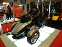 【東京モーターショー09】雪上車、水上バイクのBRPがトライクでオンロード参入 画像
