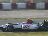 【ホンダF1ストーキング】バトンがB・A・Rホンダをシェイクダウン 画像