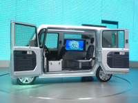 【東京モーターショー09】ダイハツ デカデカ…最大限の空間デザイン 画像