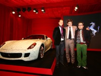 フェラーリ 599 陶磁器バージョン、1億6200万円で落札 画像