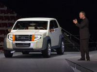 【デトロイトショー2003続報】フォード『モデルU』は21世紀の『T型』か…水素内燃と電気 画像