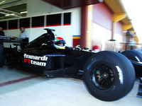 ミナルディ、F3000用タイヤでテスト 画像
