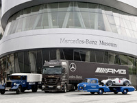 世界のはたらくじどうしゃ…ハミルトンのF1マシンを運ぶアクトロス 画像