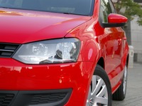 【VW ポロ 試乗】国産車と価格勝負できる…松下宏 画像