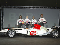 【ホンダF1ストーキング】ビルヌーブ対バトン、残留を賭けた熱き戦い 画像