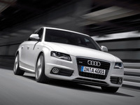 アウディ A4 と A5、HDDナビ標準装備化 画像