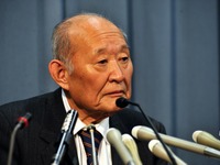 たばこ税値上げ　総理はもっと… 画像