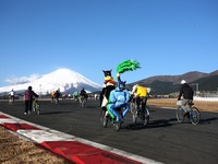 ママチャリグランプリ09、富士を48周で優勝!! 画像