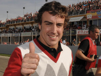アロンソ「フェラーリが最後のF1チームになるだろう」 画像