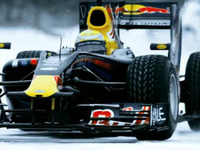 ［動画］レッドブルF1の華麗なアイスダンス 画像