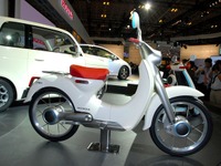 EVバイクにも車両接近通報装置を取り付け 画像