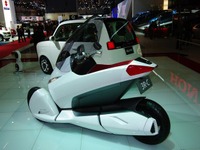 【ジュネーブモーターショー10】ホンダの電動コミューター、三輪1人乗り 画像