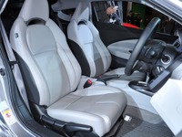 【ホンダ CR-Z 発表】ハイブリッド化が重量バランスを整えた 画像