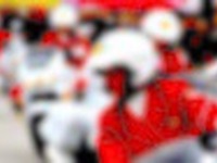 【東京モーターサイクルショー10】女性白バイ警官とグラビアアイドルが激突！ 画像