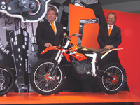 【東京モーターサイクルショー10】KTMの電動バイク、レース参戦も検討 画像